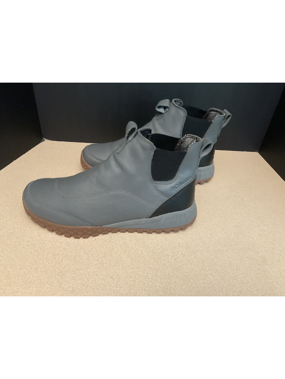 Mens Columbia Fairbanks Rover Chelsea Boots Gray Waterproof Omni-Heat. Size 10.5